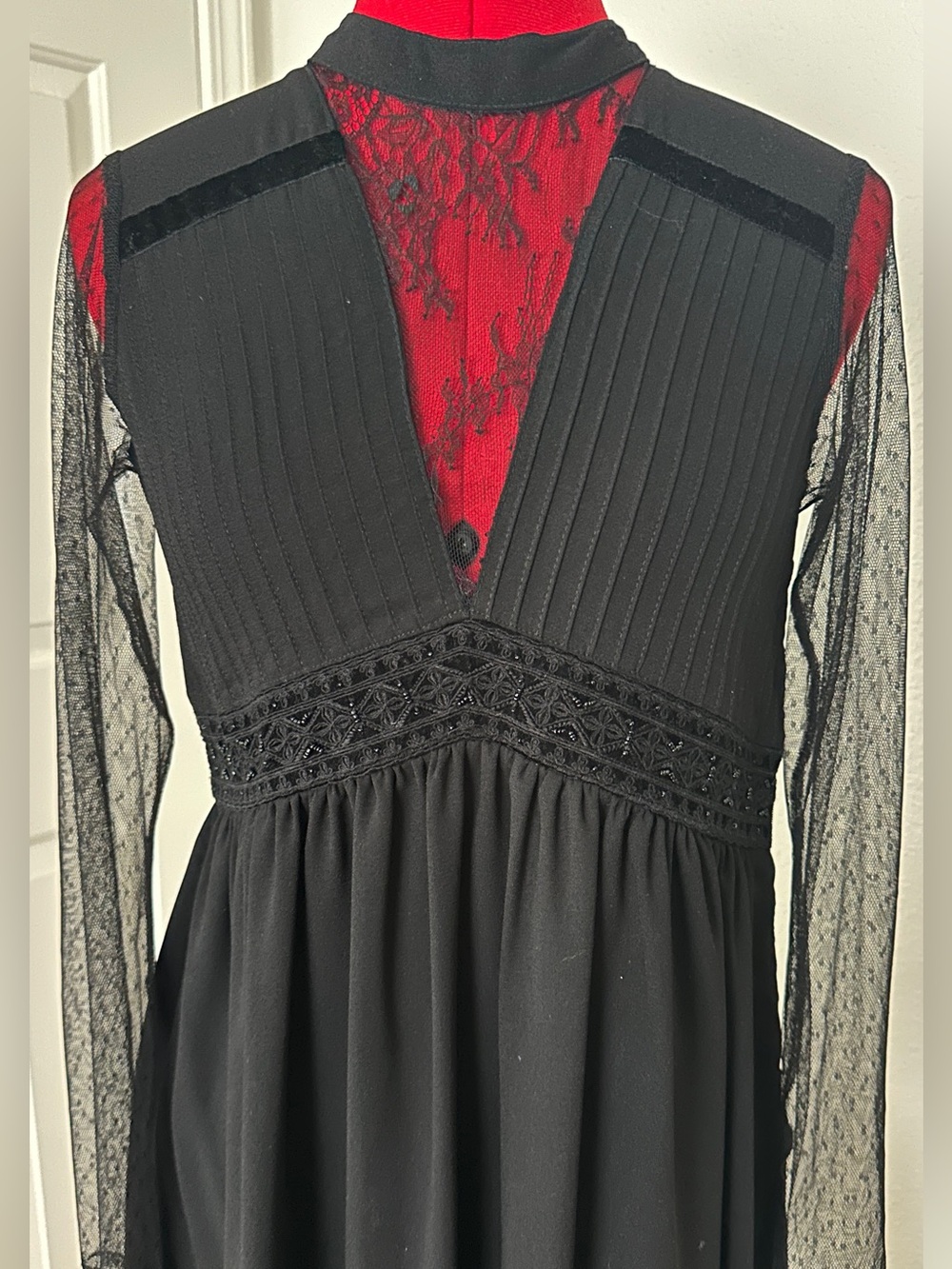 Zara basic Black Lace-Detail Long Sleeve Dress - small